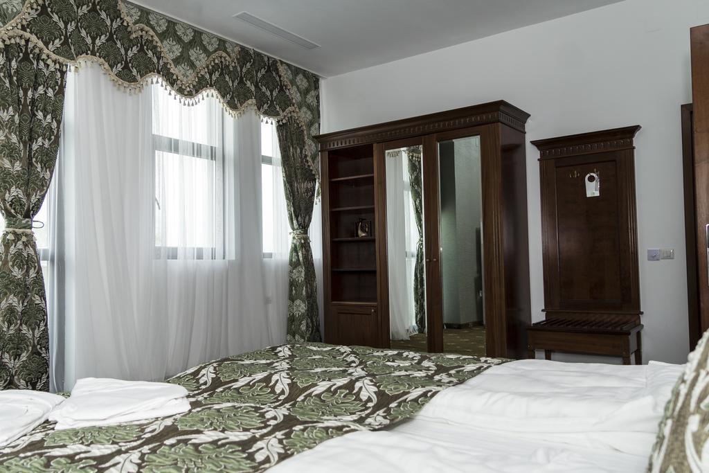 ホテル Pik Elegance プロイェシュティ 部屋 写真